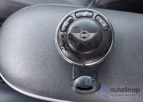 2009 Mini Cooper S Clubman from USA, damaged, VIN WMWMM33579TP73460